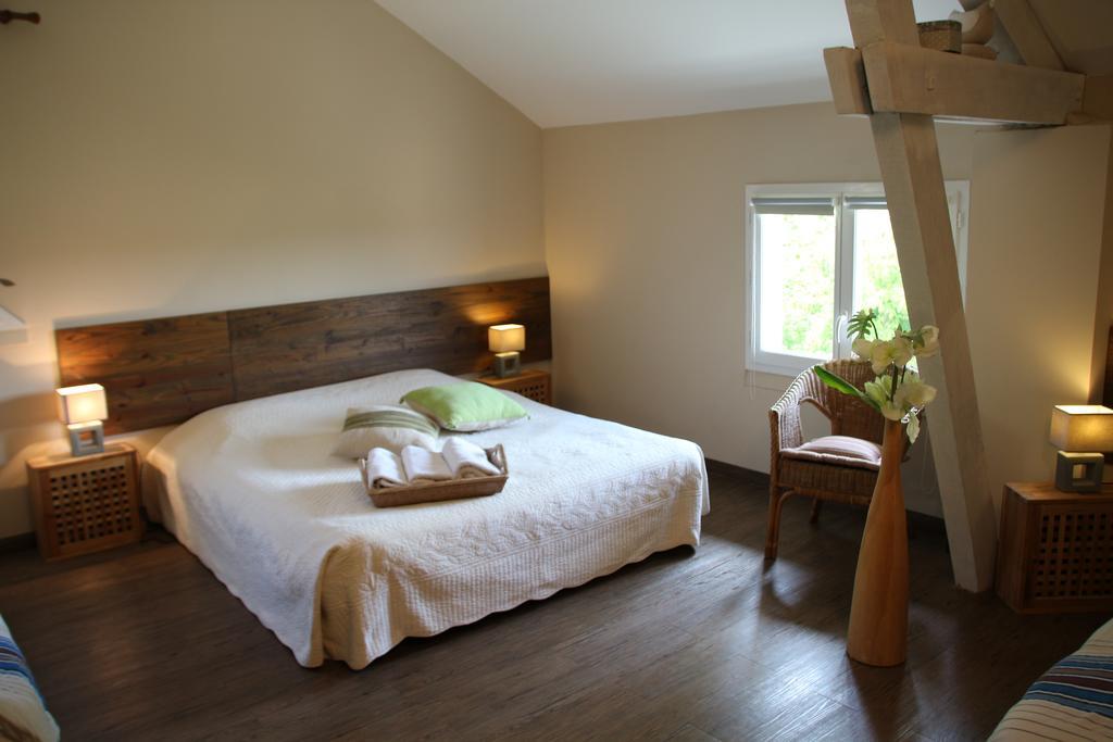 Chambres D'Hotes Domaine De Compostelle Casteide-Candau Eksteriør billede